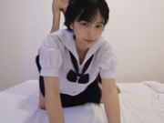 可愛泰妹男友伸手摸進裙子底下隔著內褲玩耍仙女森林